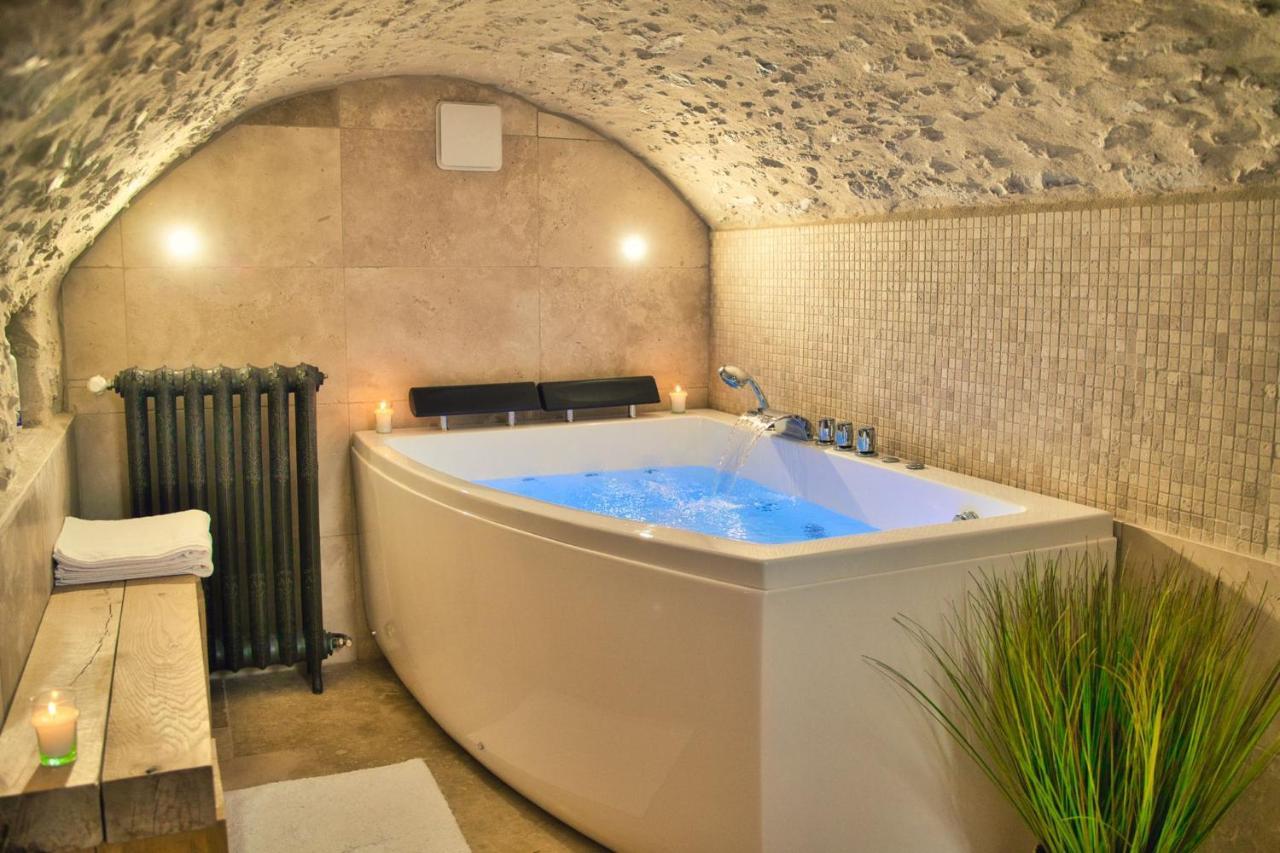 L'Oxalis Villa, Sauna Et Jaccuzi Privatif Bullion Exterior photo